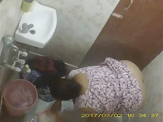 BBW Mature Indian Milf Rina Washing With Bathroom
