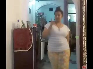 Hot desi indian bhabi shaking her sexi ass &boobs on bigo live...3 porn video